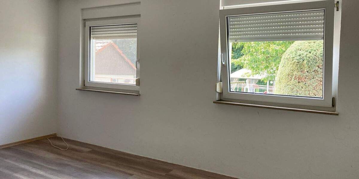 Einfamilienhaus Güglingen - 6 Zimmer, 130 m&sup2;, 350.000&euro; | Angebot:25747544