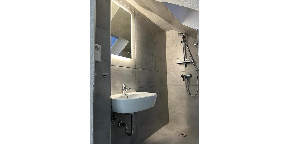 Dachgeschoßwohnung Haßmersheim - 3 Zimmer, 75 m&sup2;, 700&euro; | Angebot:25989307