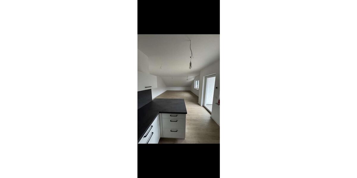 Dachgeschoßwohnung Mosbach - 4 Zimmer, 105 m&sup2;, 1.260&euro; | Angebot:25892342