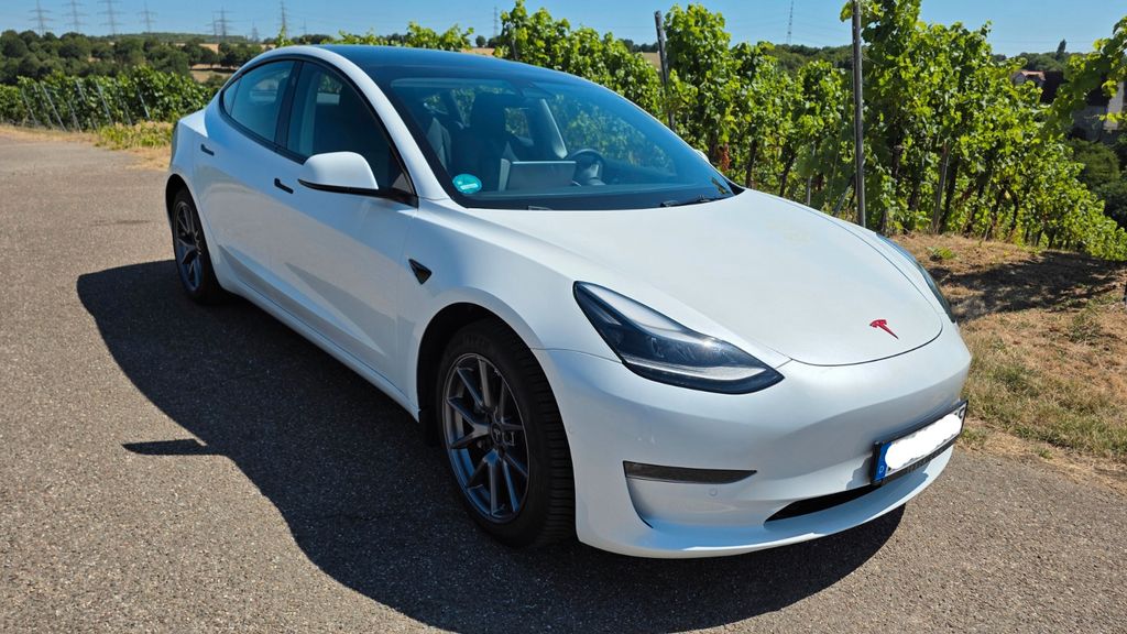 Tesla Model 3 66.000 km 30.500 &euro; Neckarwestheim 74382