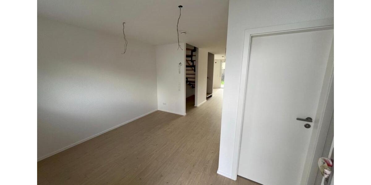 Reihenhaus Weingarten (Baden) - 5.5 Zimmer, 111 m&sup2;, 1.715&euro; | Angebot:24830170