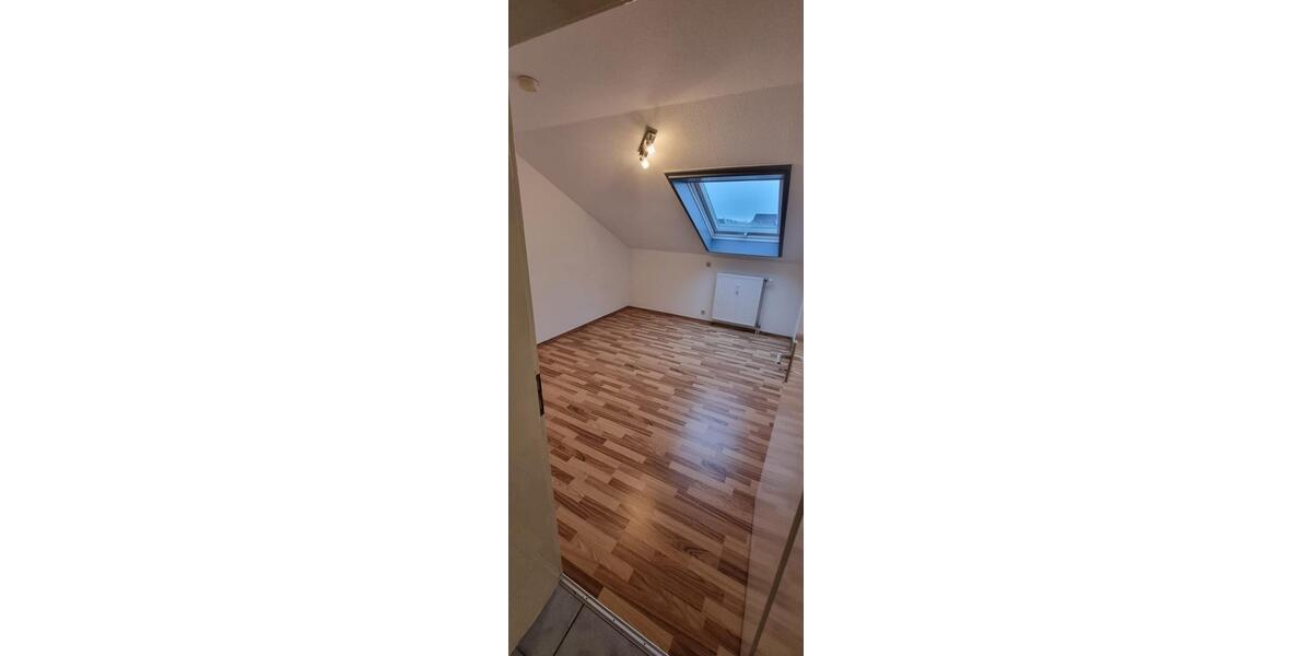 Dachgeschoßwohnung Neckarsulm - 3.5 Zimmer, 76 m&sup2;, 272.000&euro; | Angebot:21689034