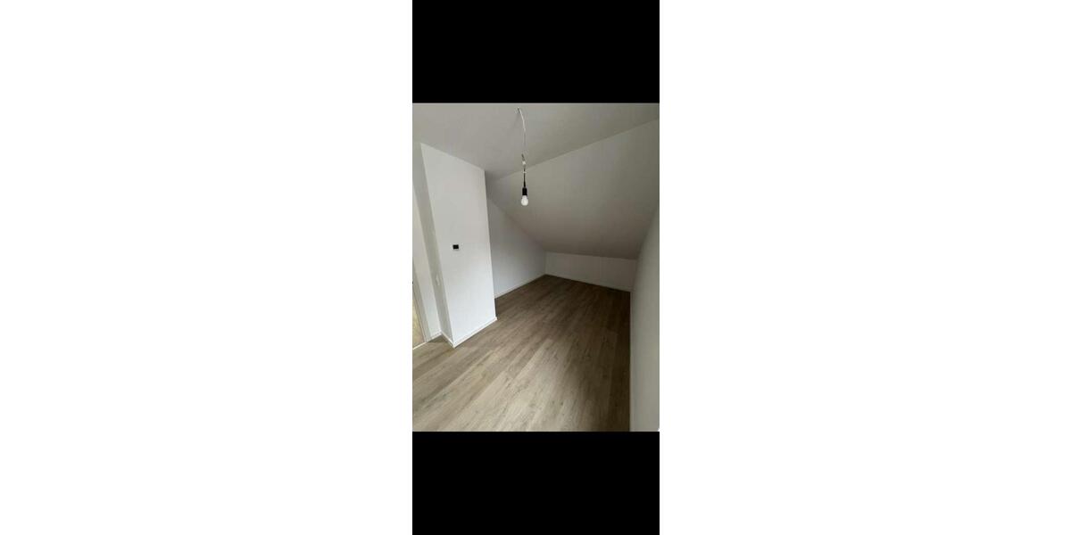 Dachgeschoßwohnung Mosbach - 4 Zimmer, 105 m&sup2;, 1.260&euro; | Angebot:25892342