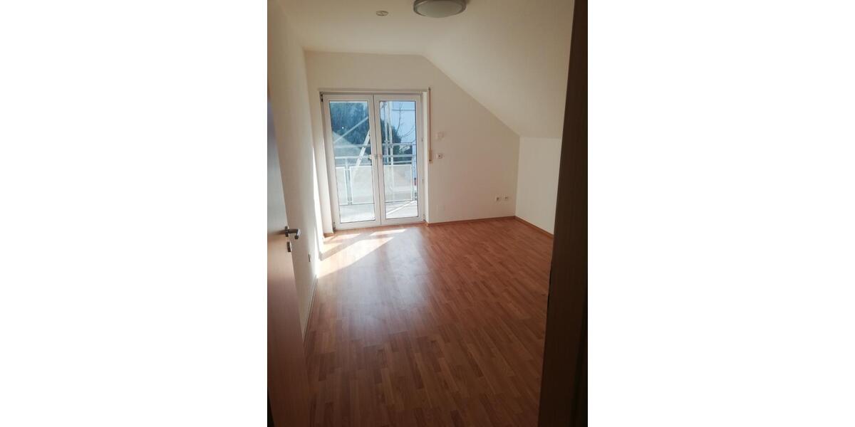 Dachgeschoßwohnung Mühlhausen - 4 Zimmer, 106 m&sup2;, 1.350&euro; | Angebot:25262535