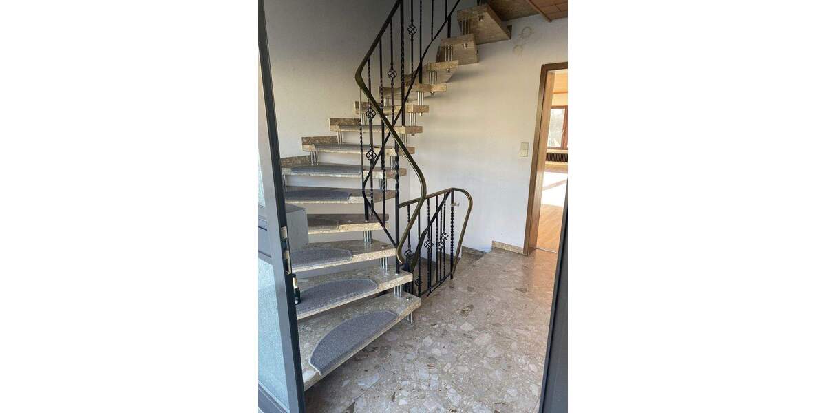 Einfamilienhaus Sinsheim - 7 Zimmer, 220 m&sup2;, 649.000&euro; | Angebot:25657488