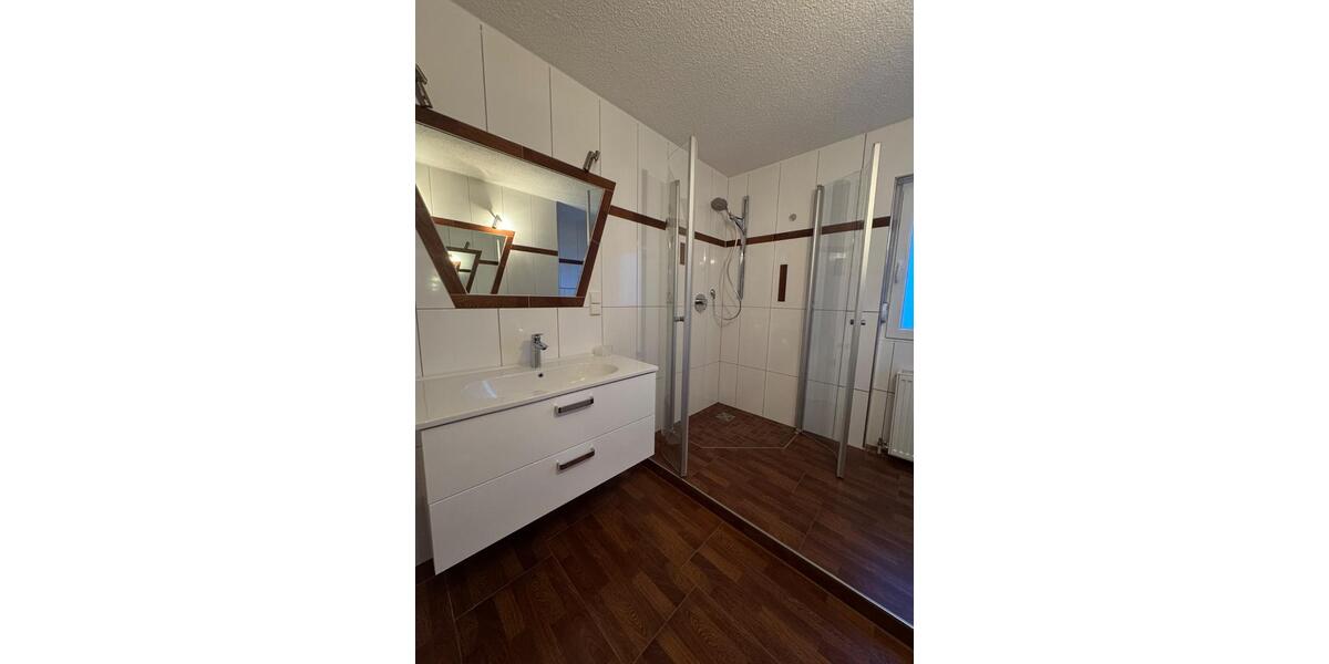 Einfamilienhaus Obrigheim - 4 Zimmer, 130 m&sup2;, 1.490&euro; | Angebot:24418083