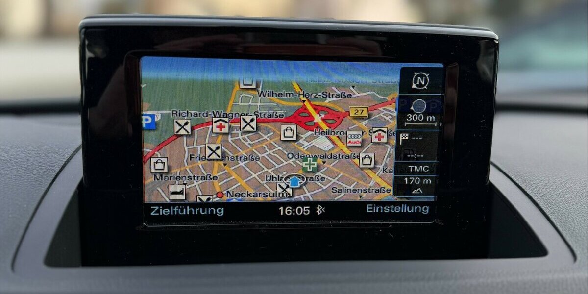 Audi Q3 2.0 TDI sport Navi Xenon SHZ AHK 117.000 km 16.990 &euro; Neckarsulm 74172