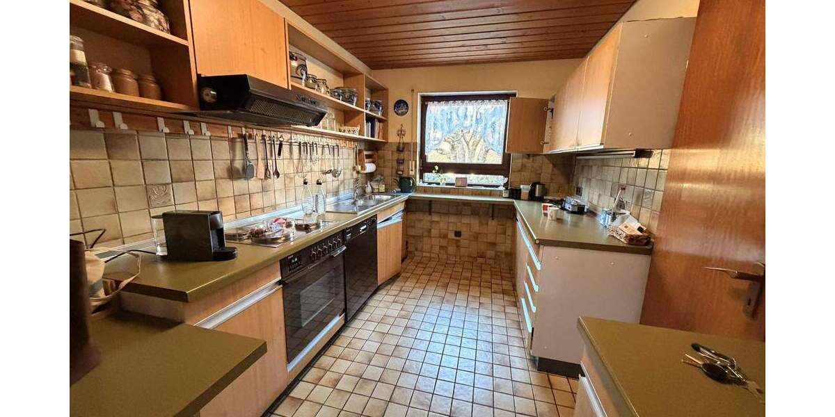Einfamilienhaus Bretten Gölshausen - 7 Zimmer, 216 m&sup2;, 770.000&euro; | Angebot:25776304