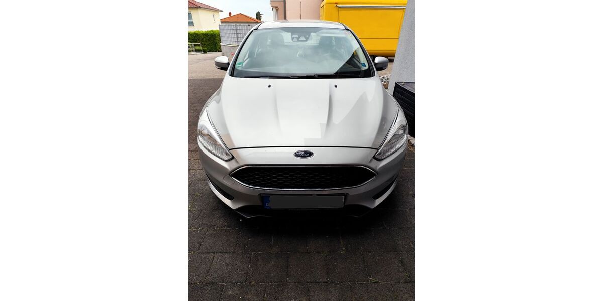 Ford Focus 98.924 km 7.699 &euro; Neckarsulm 74172