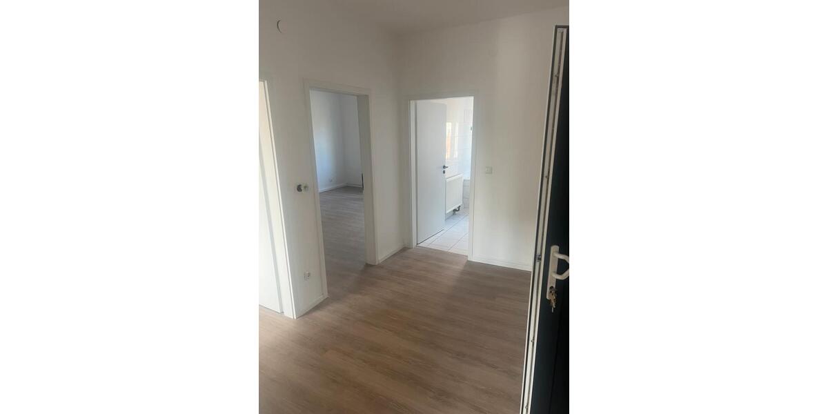 Etagenwohnung Maulbronn - 4 Zimmer, 100 m&sup2;, 1.000&euro; | Angebot:25979019