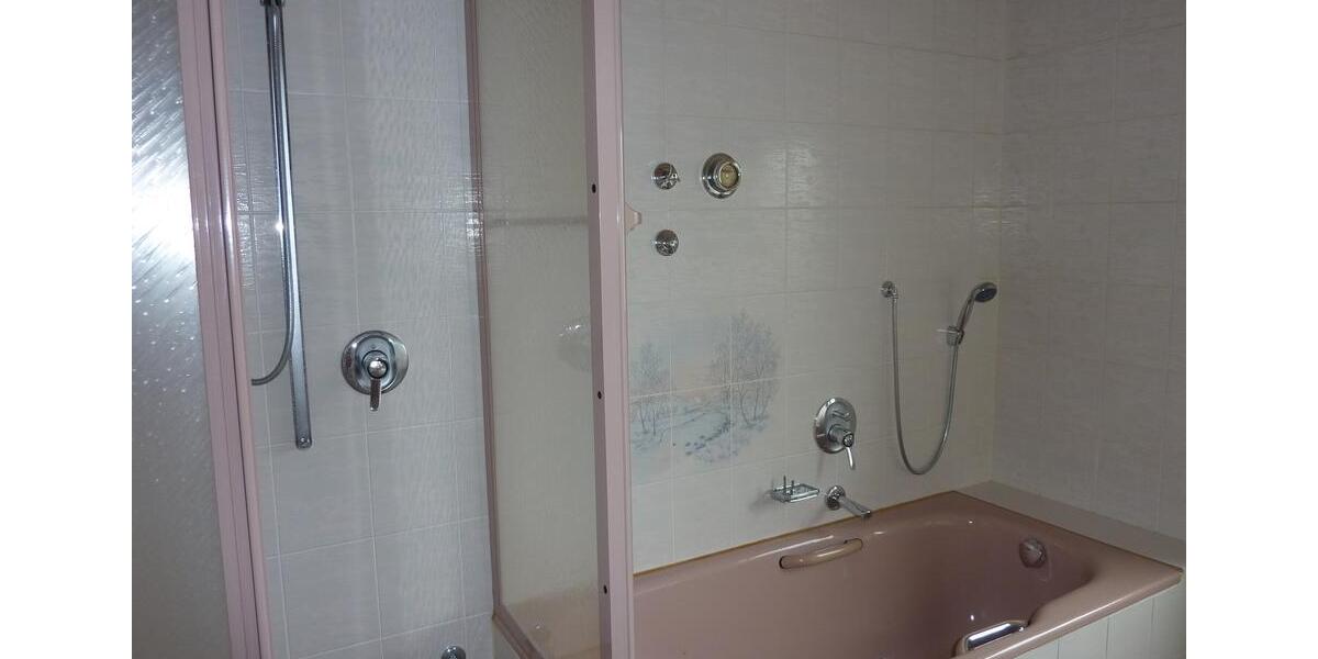 Dachgeschoßwohnung Haßmersheim - 4 Zimmer, 109 m&sup2;, 900&euro; | Angebot:25906945