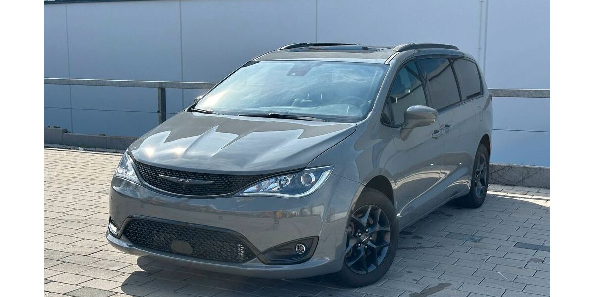 Chrysler Pacifica 91.351 km 27.800 &euro; Bietigheim-Bissingen 74321