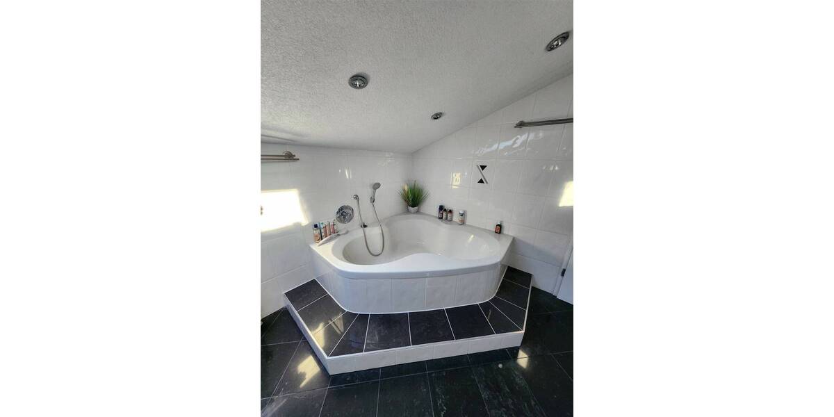 Einfamilienhaus Sinsheim Reihen - 8 Zimmer, 243 m&sup2;, 687.000&euro; | Angebot:25731533