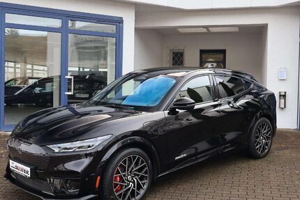 Ford Mustang Mach-E 31.500 km 40.850 &euro; Besigheim 74354