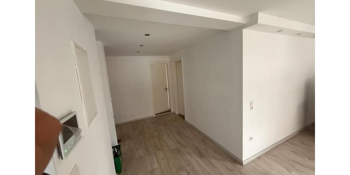 Erdgeschoßwohnung Illingen - 3 Zimmer, 80 m&sup2;, 900&euro; | Angebot:25612113