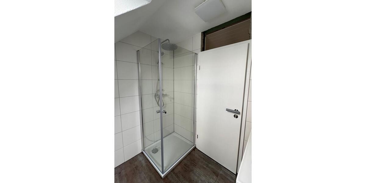 Dachgeschoßwohnung Sankt Leon-Rot Rot - 3 Zimmer, 80 m&sup2;, 1.100&euro; | Angebot:25472489