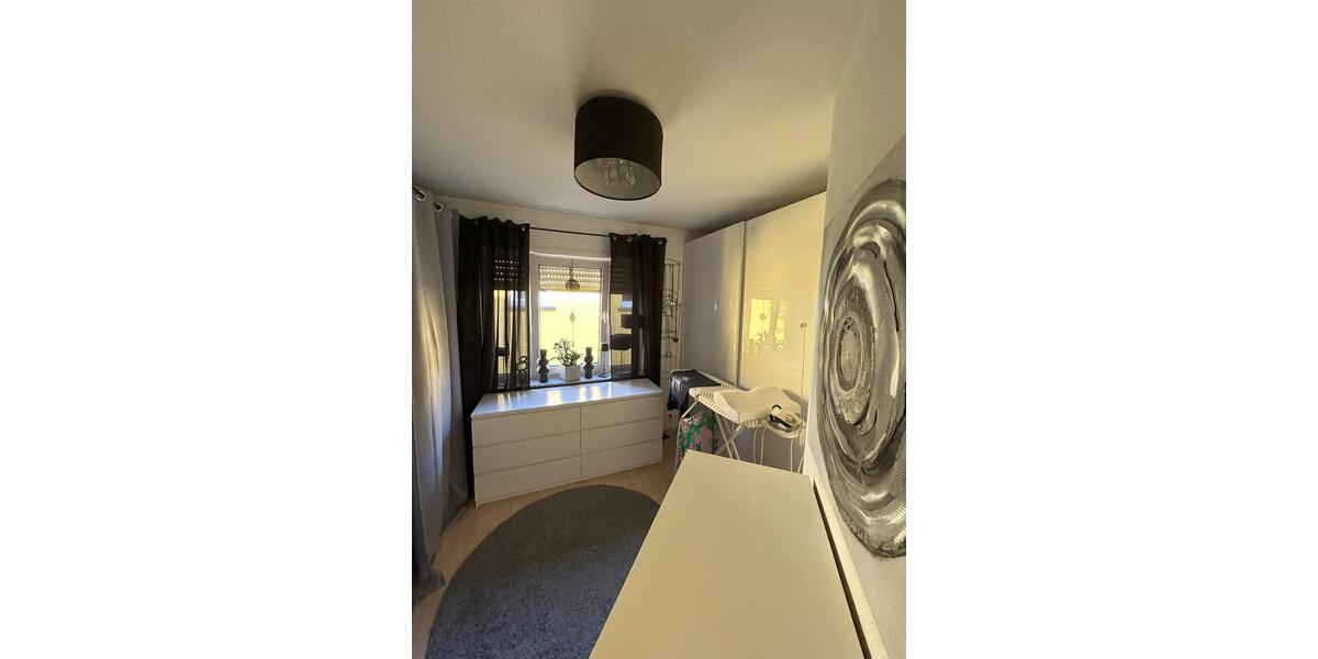 Etagenwohnung Wiesloch - 3 Zimmer, 91 m&sup2;, 1.100&euro; | Angebot:25811373