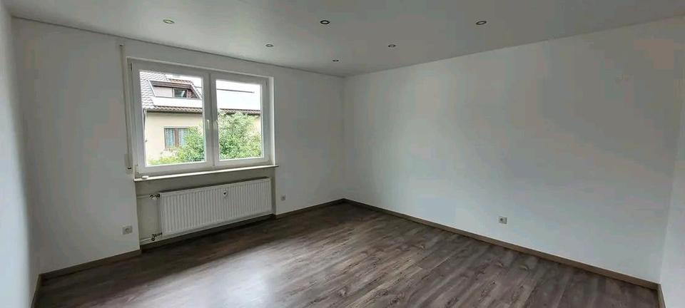 Etagenwohnung Hessigheim - 3.5 Zimmer, 113 m&sup2;, 1.200&euro; | Angebot:25860209