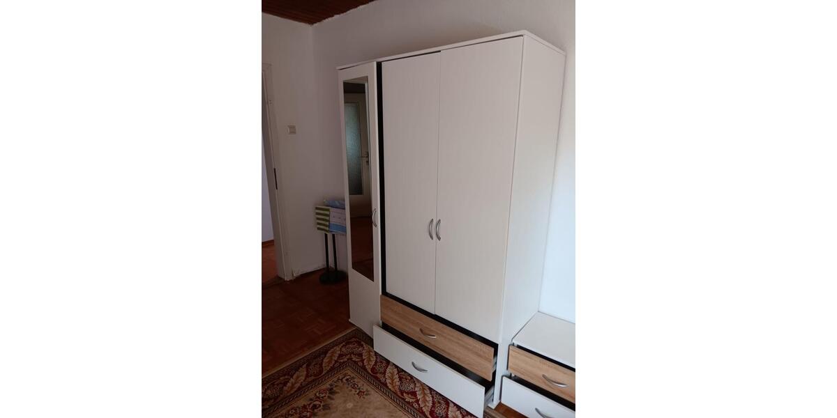 Etagenwohnung Neckarwestheim - 1 Zimmer, 20 m&sup2;, 300&euro; | Angebot:25645081