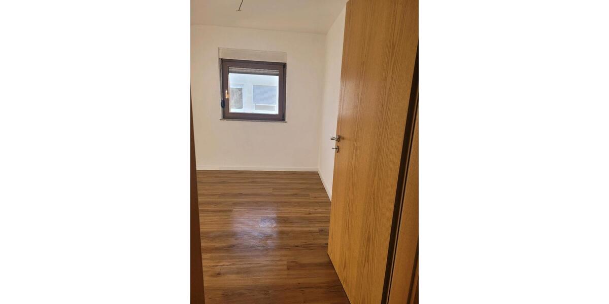 Dachgeschoßwohnung Heilbronn - 4 Zimmer, 63 m&sup2;, 1.100&euro; | Angebot:25286368