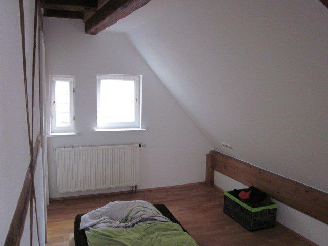 Dachgeschoßwohnung Brackenheim - 3 Zimmer, 73 m&sup2;, 180.000&euro; | Angebot:27261723