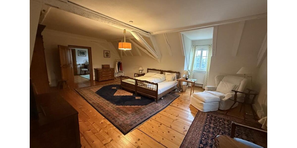 Einfamilienhaus Sinsheim - 9 Zimmer, 390 m&sup2;, 3.500&euro; | Angebot:25804568