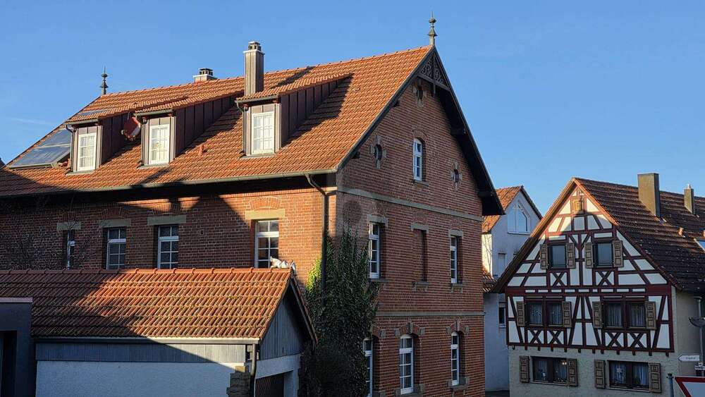 Einfamilienhaus Besigheim - 8 Zimmer, 273 m&sup2;, 1.050.000&euro; | Angebot:25439530