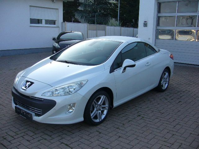 Peugeot 308 117.000 km 7.995 &euro; Walldorf / Baden 69190