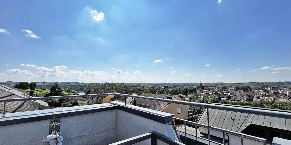 Etagenwohnung Lauffen am Neckar - 3 Zimmer, 89 m&sup2;, 1.200&euro; | Angebot:26716067