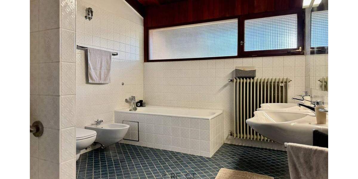 Einfamilienhaus Heilbronn Kernstadt - 7 Zimmer, 220 m&sup2;, 915.000&euro; | Angebot:25682450