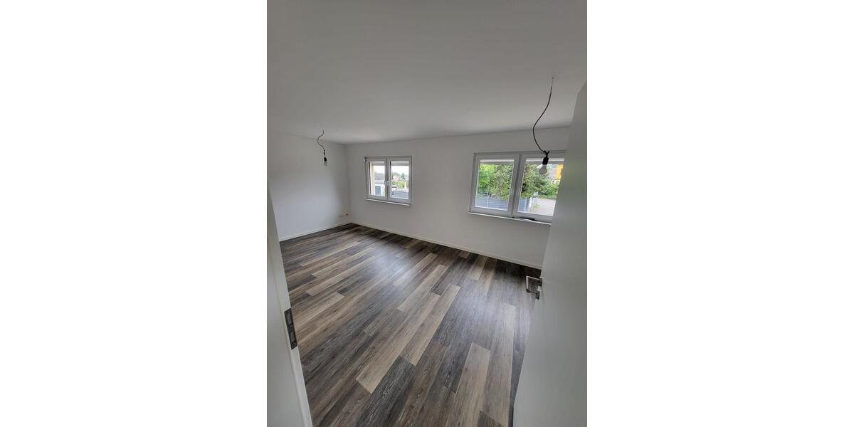 Etagenwohnung Malsch - 5 Zimmer, 121 m&sup2;, 1.500&euro; | Angebot:25894885