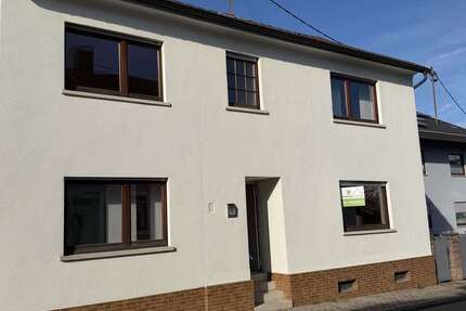 Haus Sandhausen - 7 Zimmer, 175 m&sup2;, 548.000&euro; | Angebot:21156881