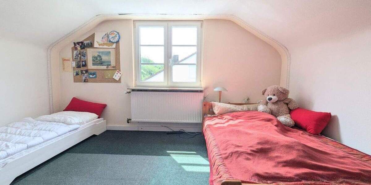 Einfamilienhaus Niefern-Öschelbronn Niefern - 7 Zimmer, 190 m&sup2;, 550.000&euro; | Angebot:25738400
