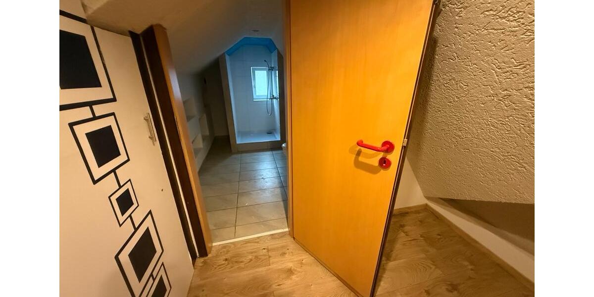 Dachgeschoßwohnung Sternenfels - 2 Zimmer, 68 m&sup2;, 550&euro; | Angebot:26569610