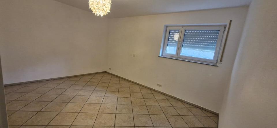 Erdgeschoßwohnung Mosbach - 3 Zimmer, 70 m&sup2;, 600&euro; | Angebot:25953938