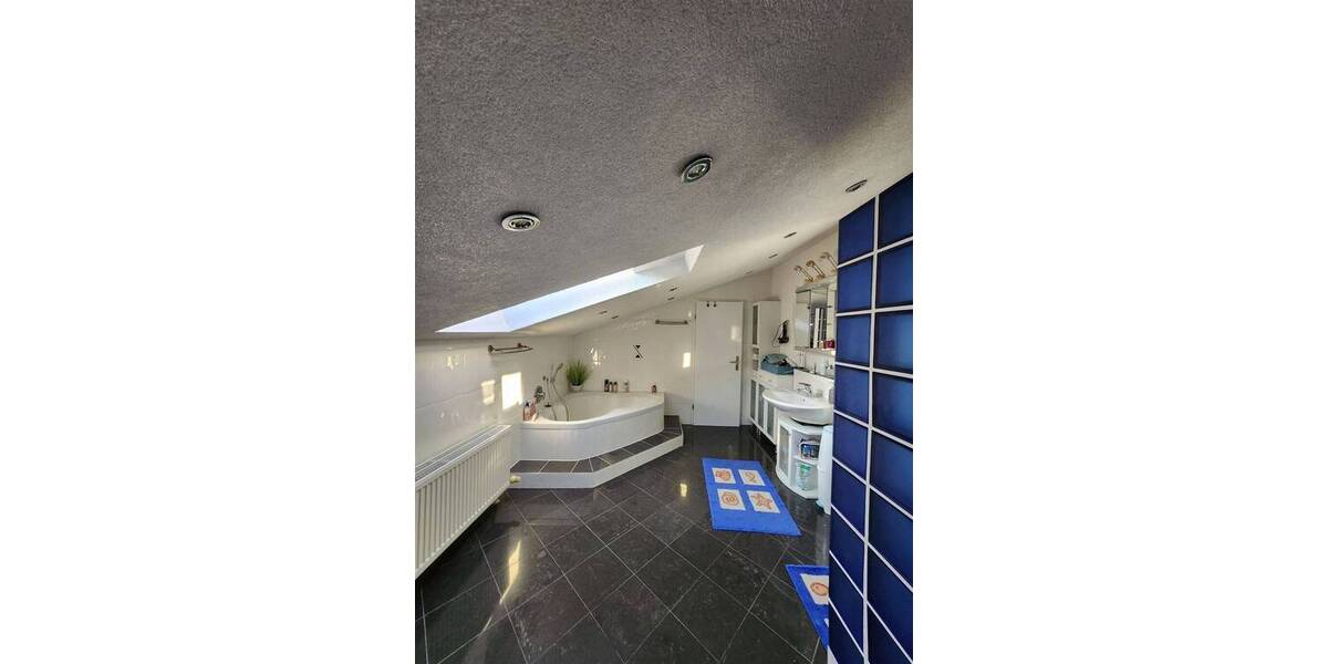 Einfamilienhaus Sinsheim Reihen - 8 Zimmer, 243 m&sup2;, 687.000&euro; | Angebot:25731533