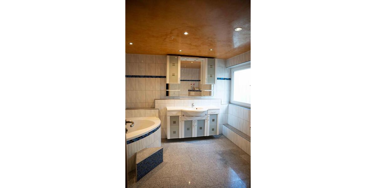 Einfamilienhaus Neckarzimmern - 8 Zimmer, 220 m&sup2;, 359.000&euro; | Angebot:25992442