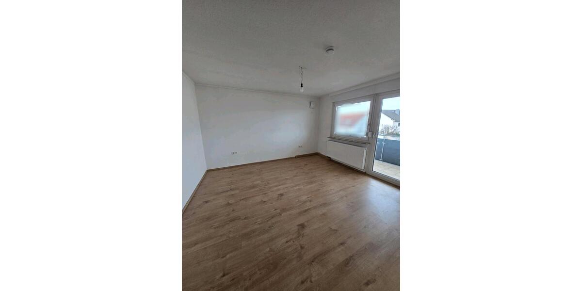 Maisonettenwohnung Kraichtal - 5.5 Zimmer, 135 m&sup2;, 1.200&euro; | Angebot:26317427