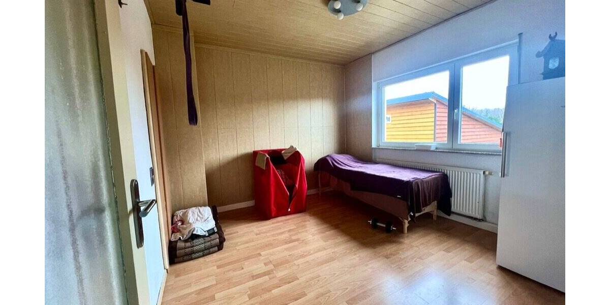 Mehrfamilienhaus, Wohnhaus Kraichtal Landshausen - 7 Zimmer, 280 m&sup2;, 390.000&euro; | Angebot:25745450