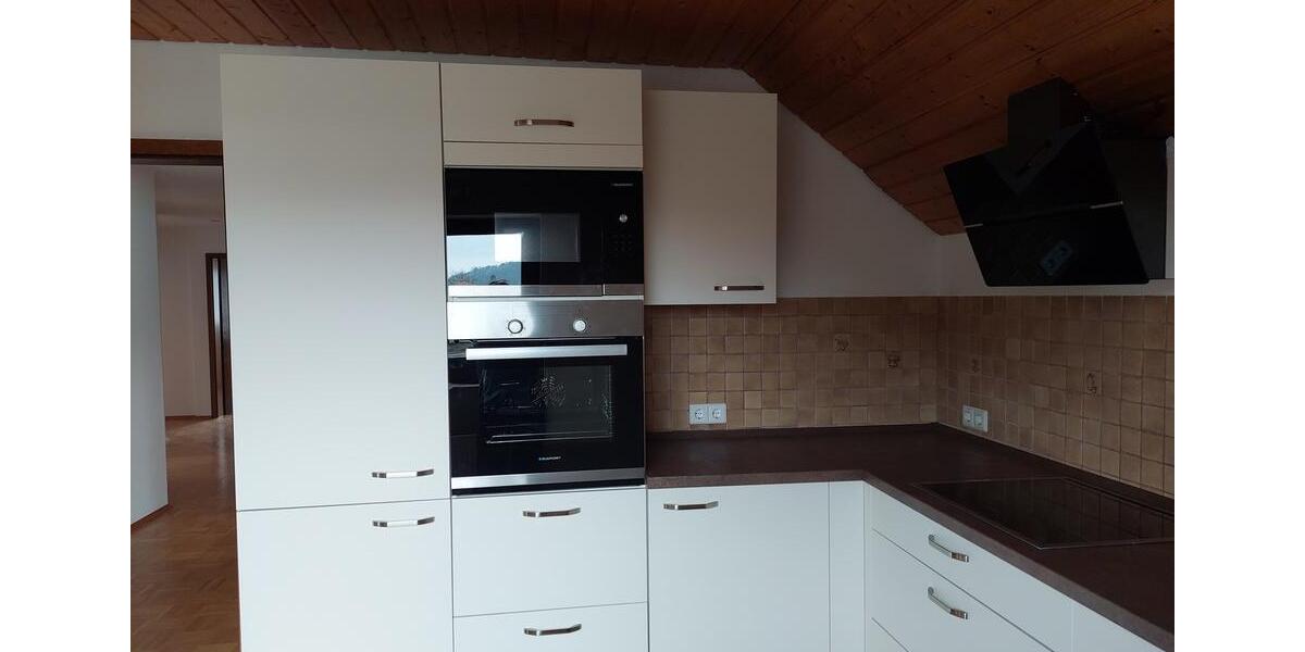 Dachgeschoßwohnung Haßmersheim - 4 Zimmer, 109 m&sup2;, 900&euro; | Angebot:25906945