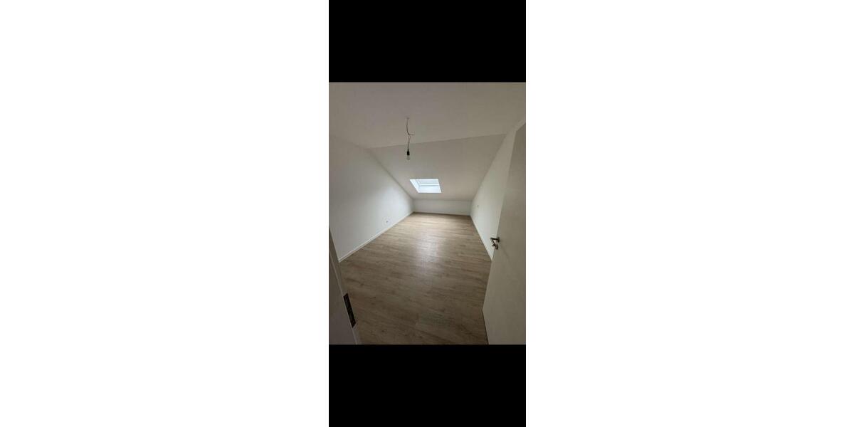 Dachgeschoßwohnung Mosbach - 4 Zimmer, 105 m&sup2;, 1.260&euro; | Angebot:25892342