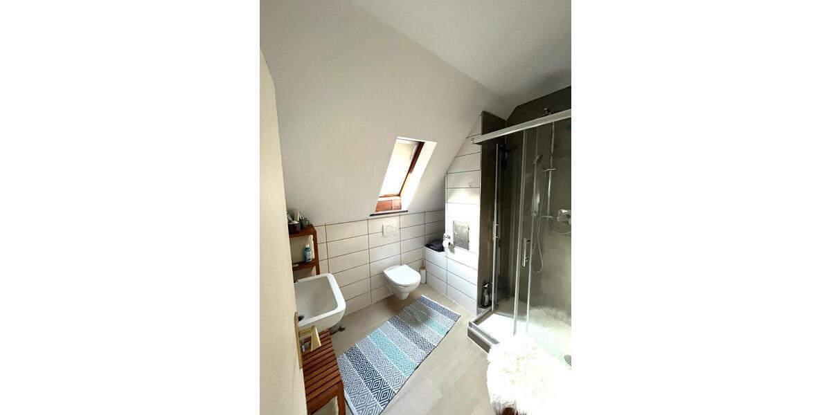 Dachgeschoßwohnung Bönnigheim - 3 Zimmer, 85 m&sup2;, 850&euro; | Angebot:25942000