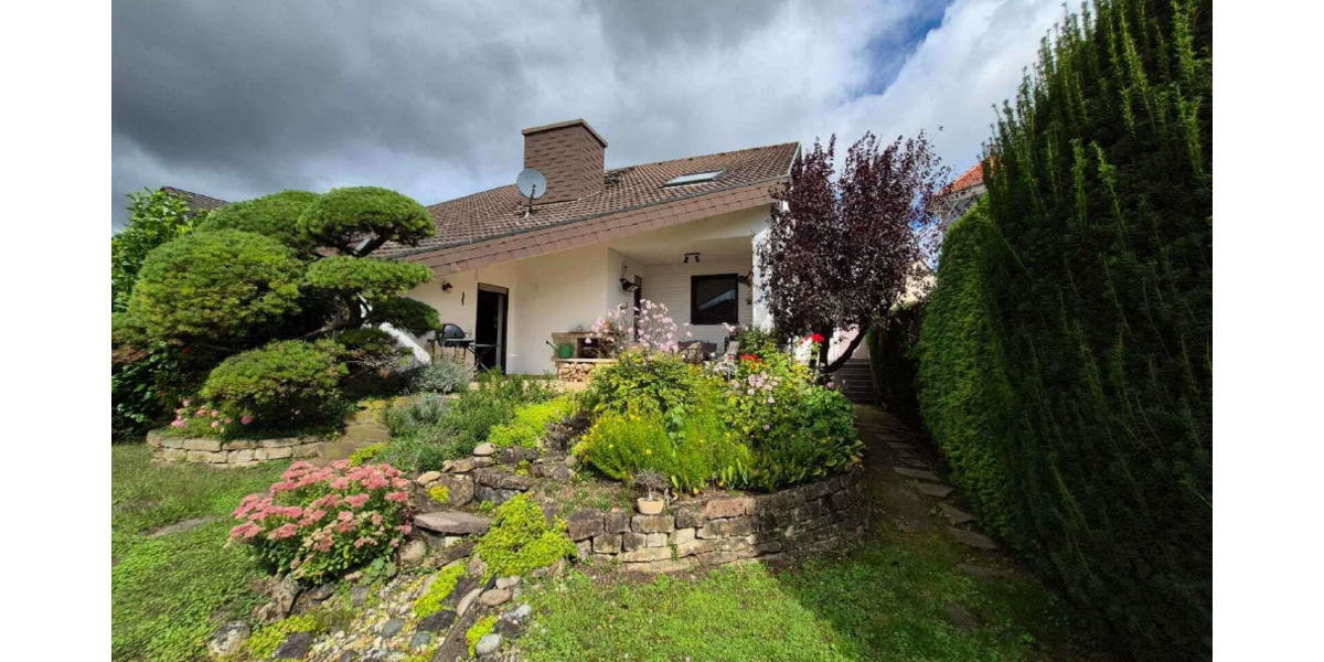 Einfamilienhaus Bretten - 7 Zimmer, 216 m&sup2;, 650.000&euro; | Angebot:27125888