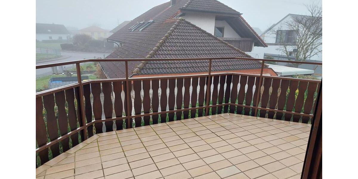 Dachgeschoßwohnung Haßmersheim - 4 Zimmer, 109 m&sup2;, 900&euro; | Angebot:25906945