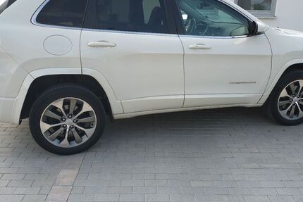 Jeep Cherokee 68.500 km 20.999 &euro; Zaisenhausen 75059