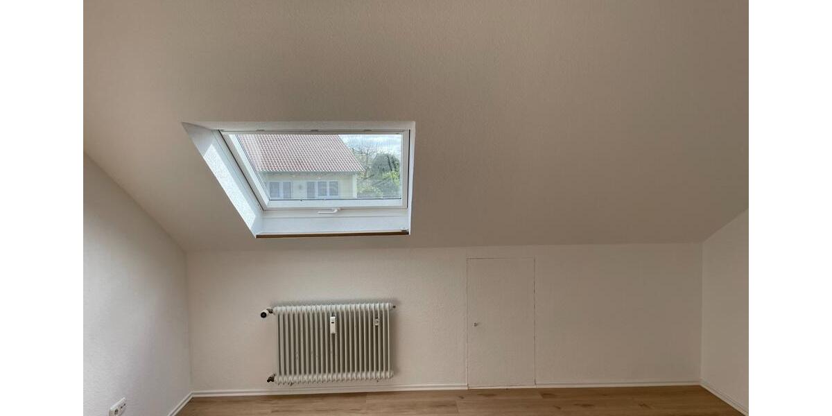 Dachgeschoßwohnung Sternenfels - 3 Zimmer, 69 m&sup2;, 750&euro; | Angebot:25963149