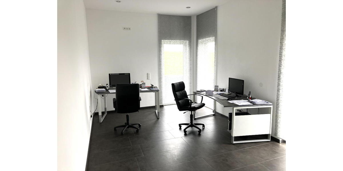 ObjNr:19152 - Besichtigen ist Pflicht! Traumhaftes und TOP gepflegtes Mischobjekt in Massenbachhausen - Zweifamilienhaus Massenbachhausen | Angebot:14924993