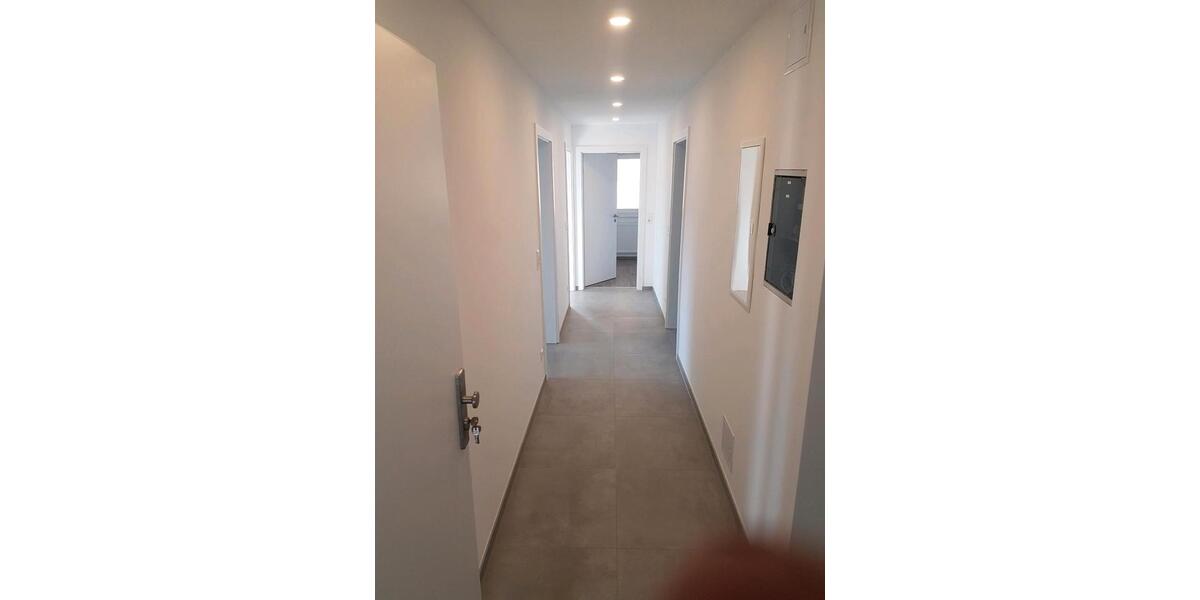 Etagenwohnung Massenbachhausen - 4 Zimmer, 85 m&sup2;, 1.000&euro; | Angebot:24748960