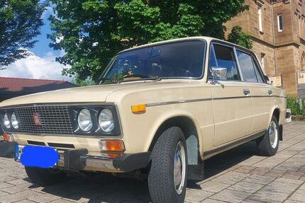 Lada 1200 18.000 km 11.500 &euro; Weinsberg 74189