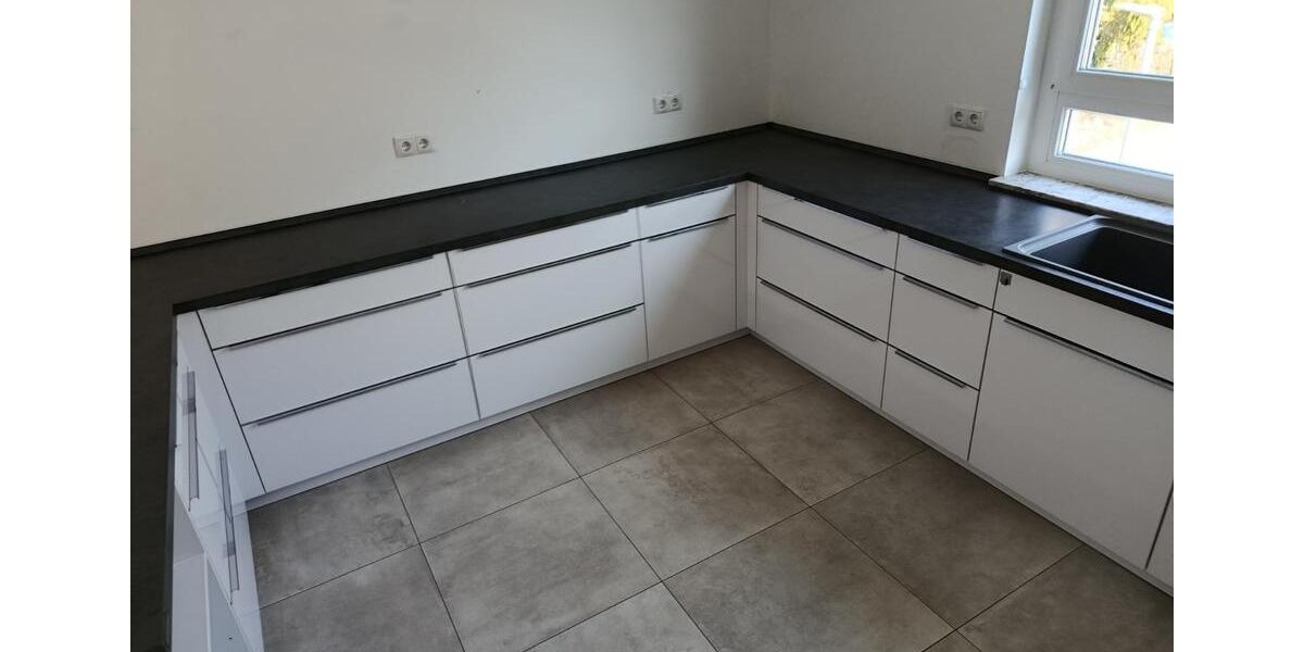 Etagenwohnung Pfaffenhofen - 4.5 Zimmer, 139 m&sup2;, 1.390&euro; | Angebot:24707444